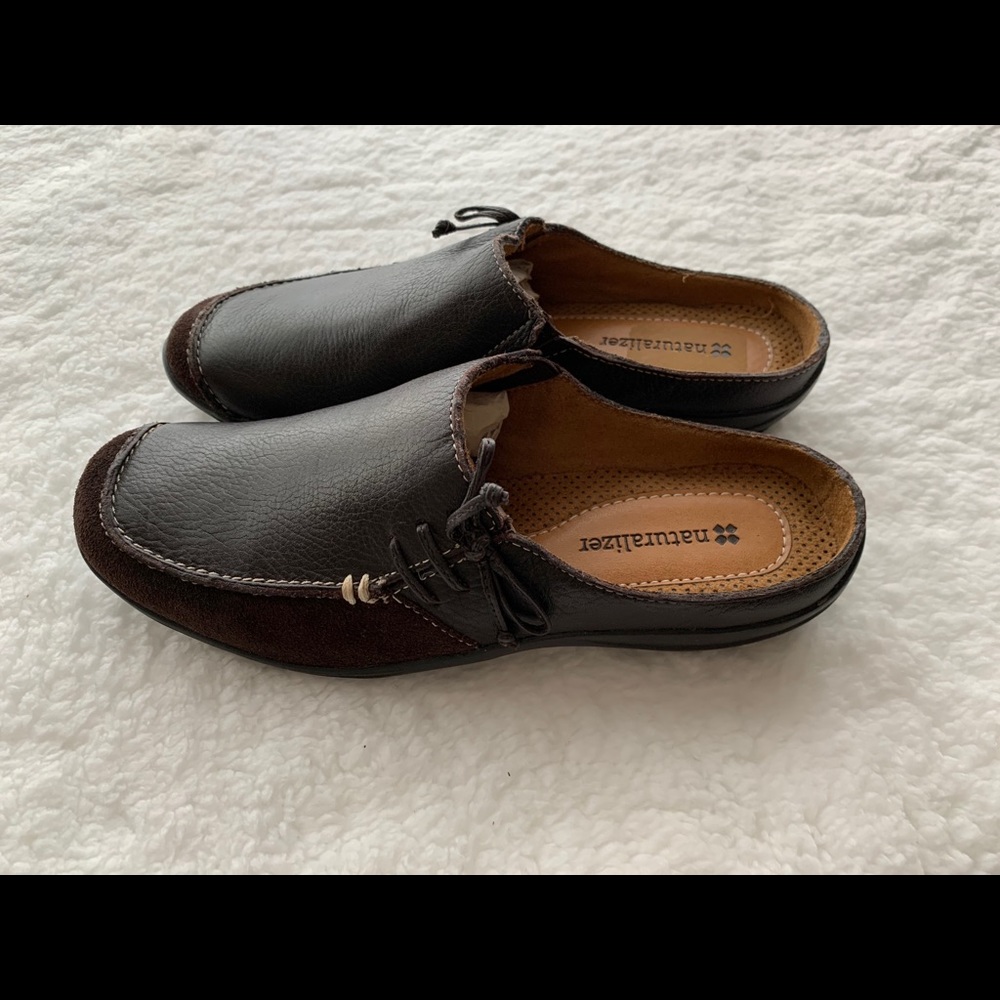 Naturaliser flats mules